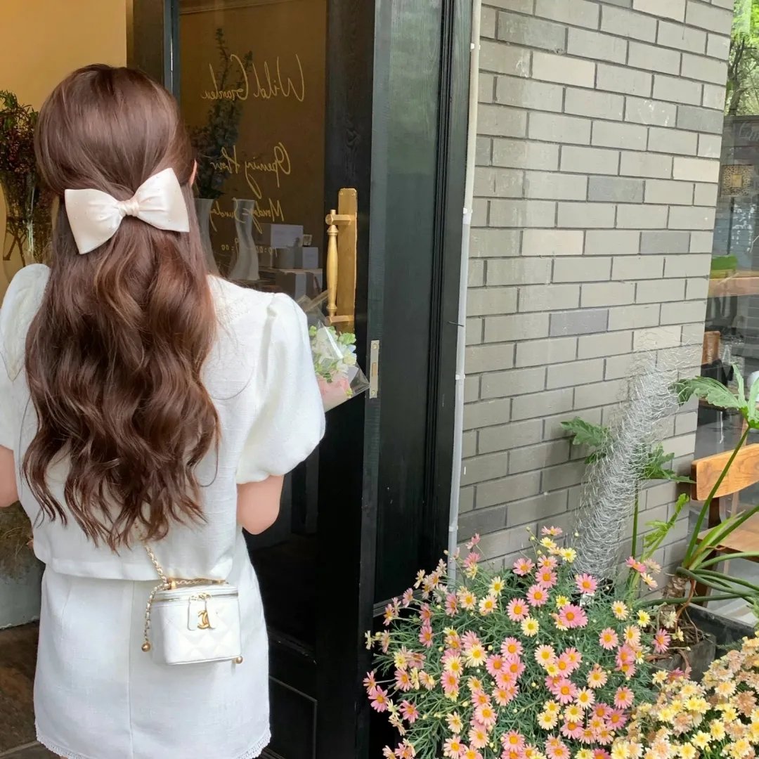 秋霞
